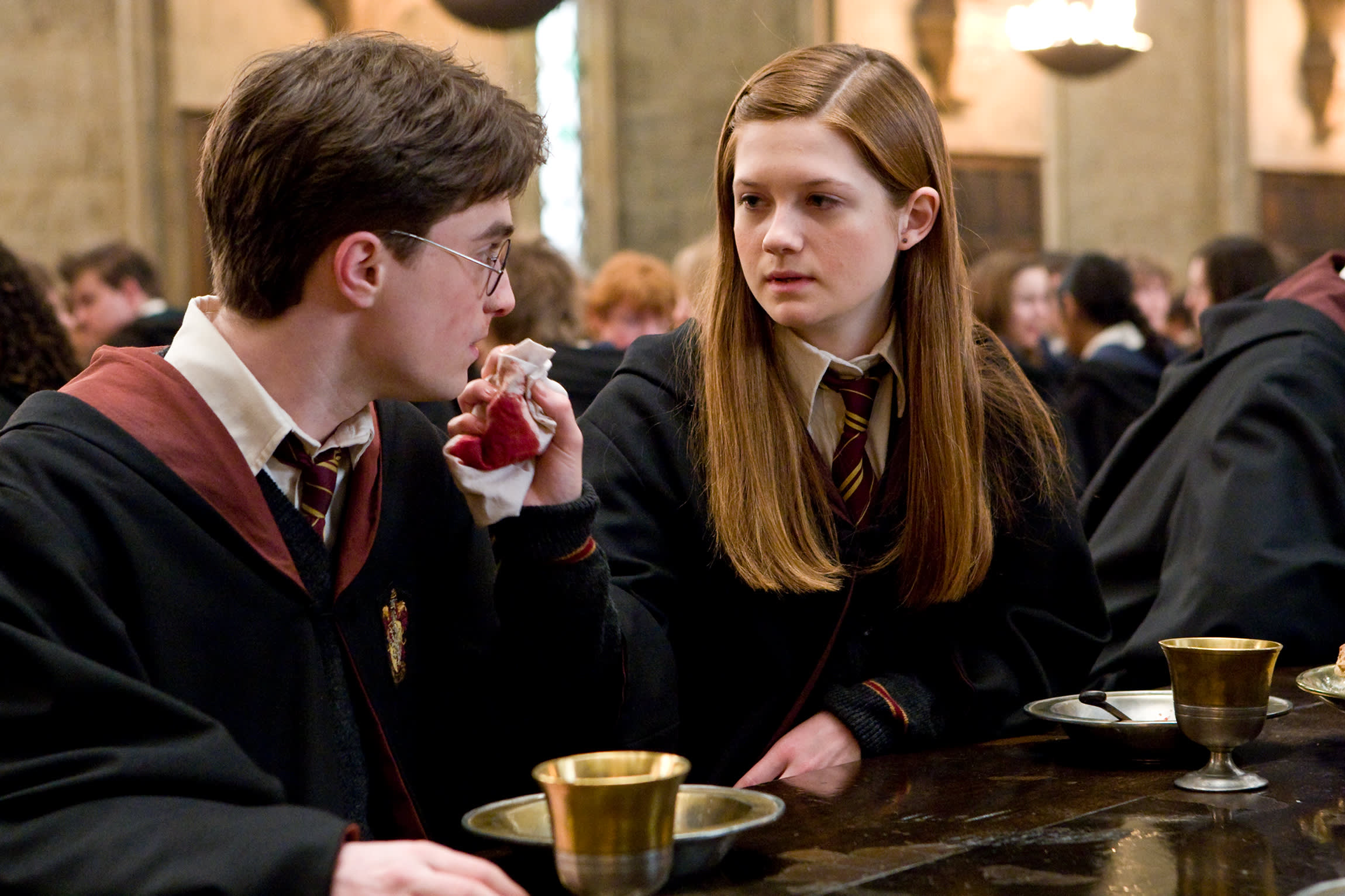 WB-HP-F6-half-blood-prince-ginny-harry-in-great-hall