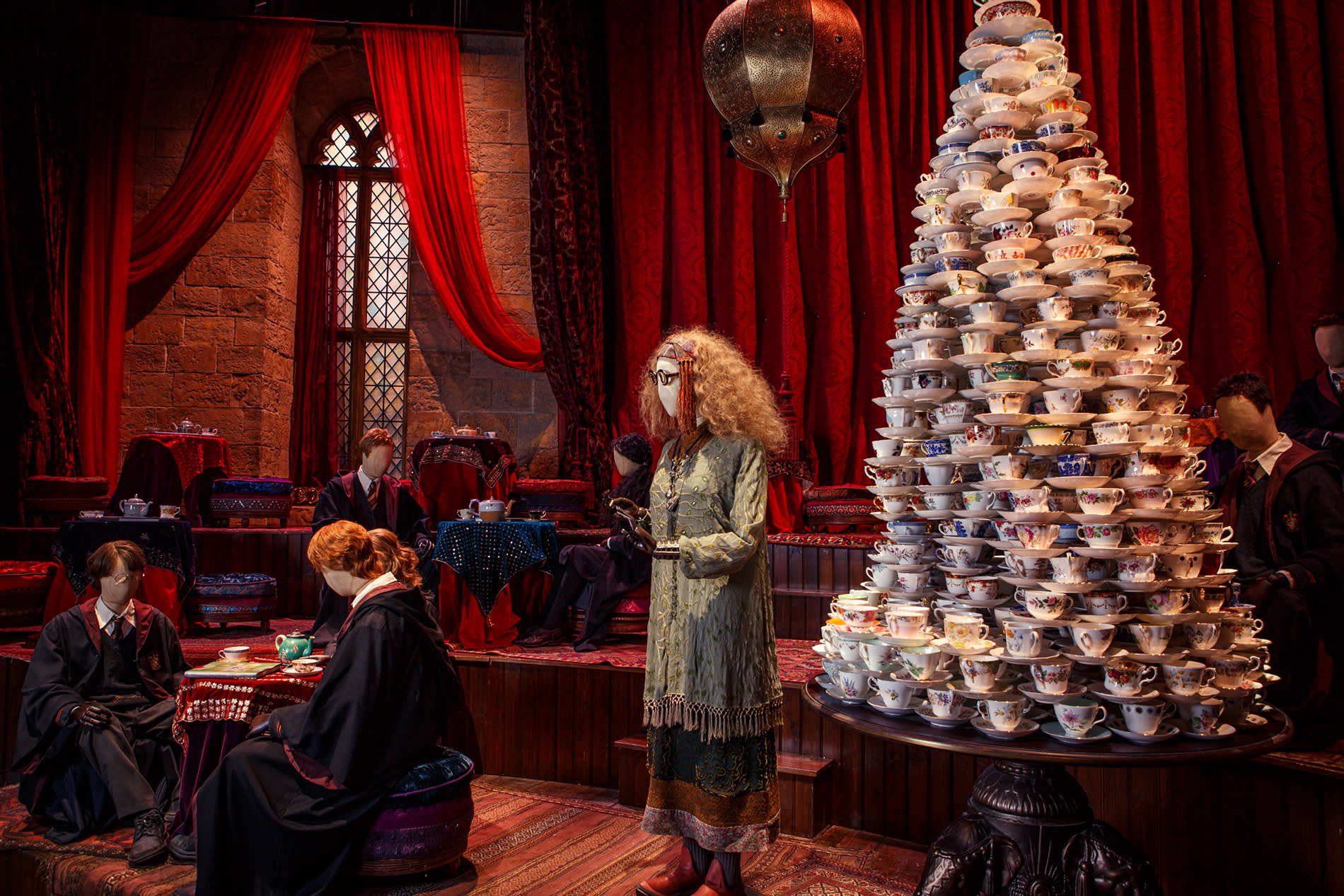 WBSTL-trelawney-divination-classroom-return-to-azkaban.